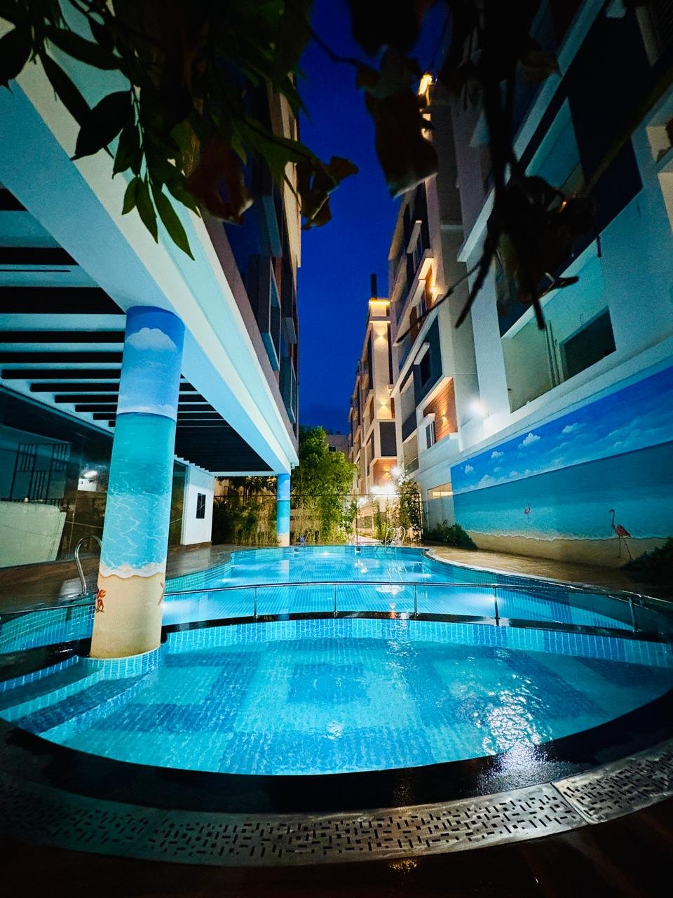 Luxury Swimming Pool